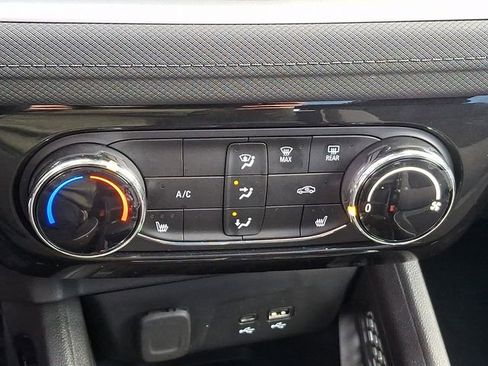 Used 2026 Chevrolet TrailBlazer LT w/ LT Cold Weather Package AWD/4WD image 11