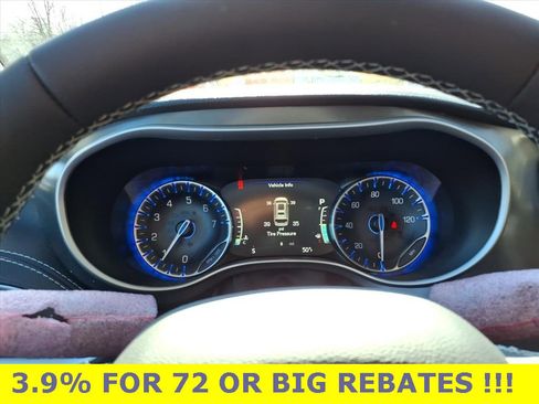 New 2026 Chrysler Pacifica Select image 16