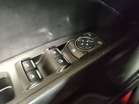 Used 2017 Ford Fusion SE w/ Fusion SE Technology Package image 27