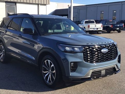 Used 2026 Ford Explorer ST-Line image 3