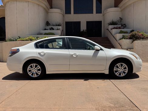 Used 2011 Nissan Altima 2.5 S w/ Convenience Pkg FWD image 6