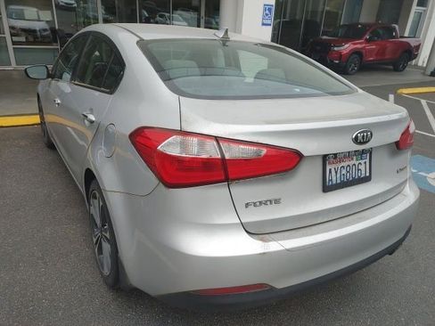 Used 2016 Kia Forte EX FWD image 4