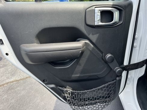 Used 2018 Jeep Wrangler Unlimited Sport image 24