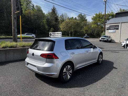 Used 2015 Volkswagen e-Golf SEL Premium image 4