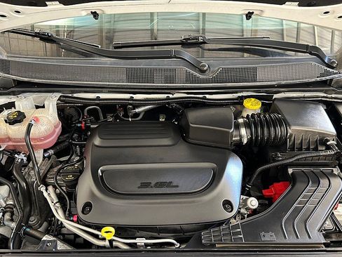 Used 2022 Chrysler Pacifica Touring-L image 30