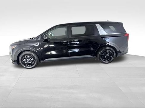 Certified 2025 Kia Carnival FWD image 10