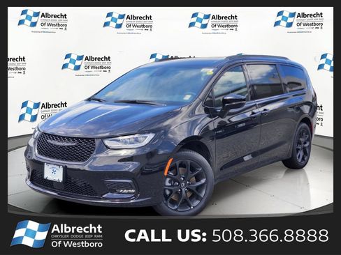 New 2026 Chrysler Pacifica Select w/ S Appearance Package AWD/4WD image 1
