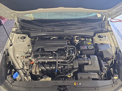 Used 2021 Hyundai Elantra Limited w/ Cargo Package FWD image 31