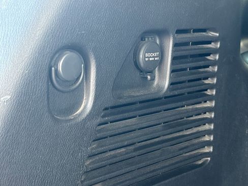 Used 2020 Nissan Armada SL image 36