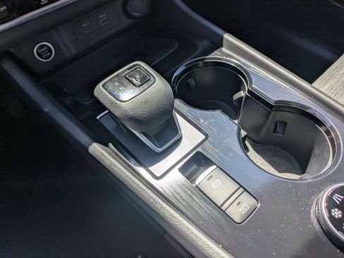 Used 2023 Nissan Rogue SV AWD/4WD image 27