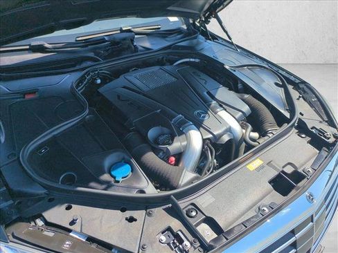 Used 2017 Mercedes-Benz S 550 Sedan image 25