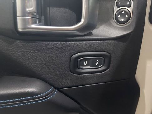 Used 2024 Jeep Wrangler Unlimited Rubicon 4xe image 14