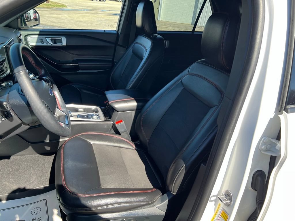 Used 2024 Ford Explorer ST-Line w/ Class IV Trailer Tow Package AWD/4WD image 32