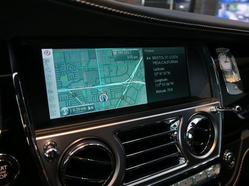 Used 2016 Rolls-Royce Dawn image 15