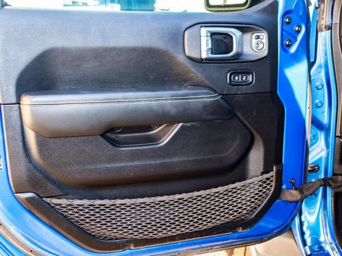 Used 2022 Jeep Wrangler Unlimited Sahara image 21