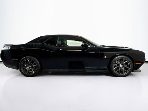 Used 2016 Dodge Challenger R/T Scat Pack w/ Leather Interior Group image 4