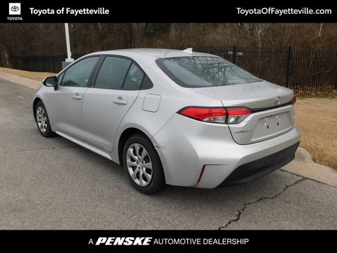 Used 2025 Toyota Corolla LE image 3