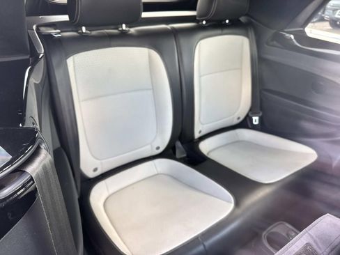 Used 2019 Volkswagen Beetle 2.0T SE image 10