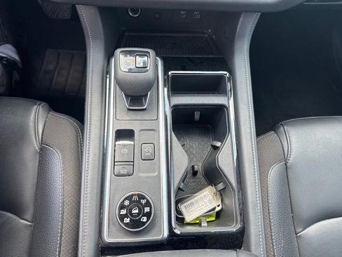 Used 2025 Nissan Pathfinder SL AWD/4WD image 11