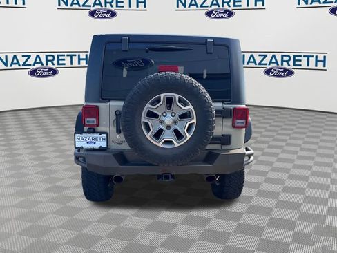 Used 2017 Jeep Wrangler Rubicon w/ Power Convenience Group AWD/4WD image 6