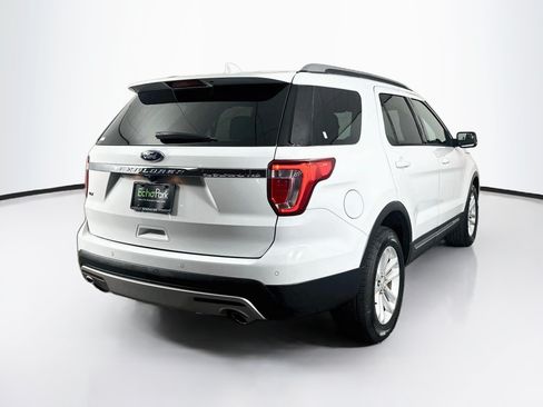 Used 2017 Ford Explorer XLT w/ Equipment Group 201A FWD image 9