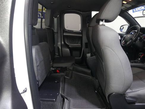 Used 2018 Toyota Tacoma TRD Sport AWD/4WD image 24