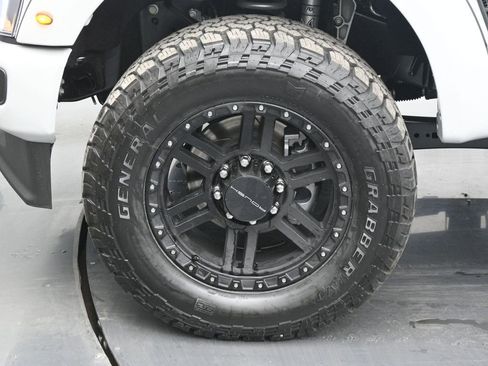 New 2026 Ford F250 Lariat w/ Black Appearance Package image 32