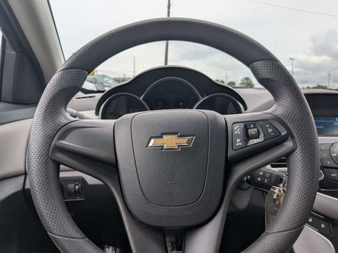 Used 2016 Chevrolet Cruze LS FWD image 23