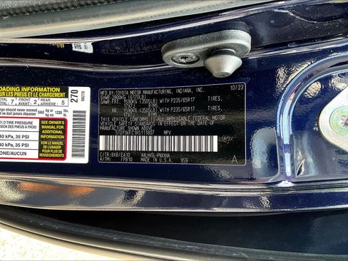 Used 2024 Toyota Sienna XLE AWD/4WD image 19