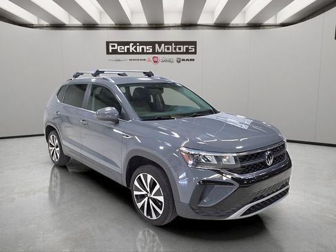 Used 2023 Volkswagen Taos SE FWD image 7