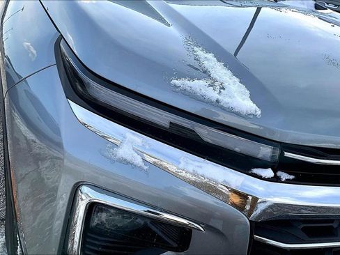 Used 2025 Chevrolet Traverse LT image 33