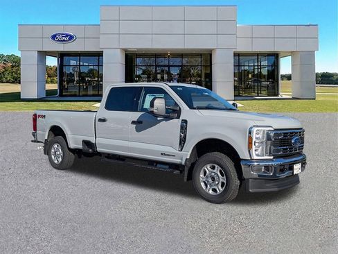 New 2026 Ford F250 XLT w/ FX4 Off-Road Package AWD/4WD image 1