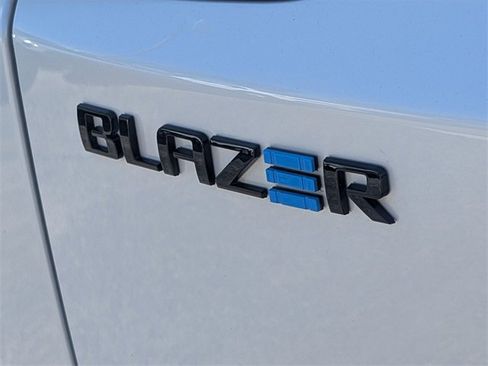Used 2025 Chevrolet Blazer EV RS w/ Super Cruise Package image 17
