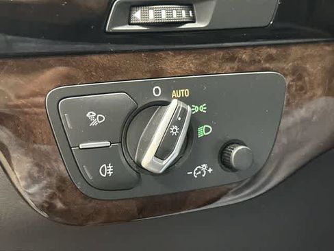 Used 2018 Audi Q7 3.0T Premium Plus AWD/4WD image 19