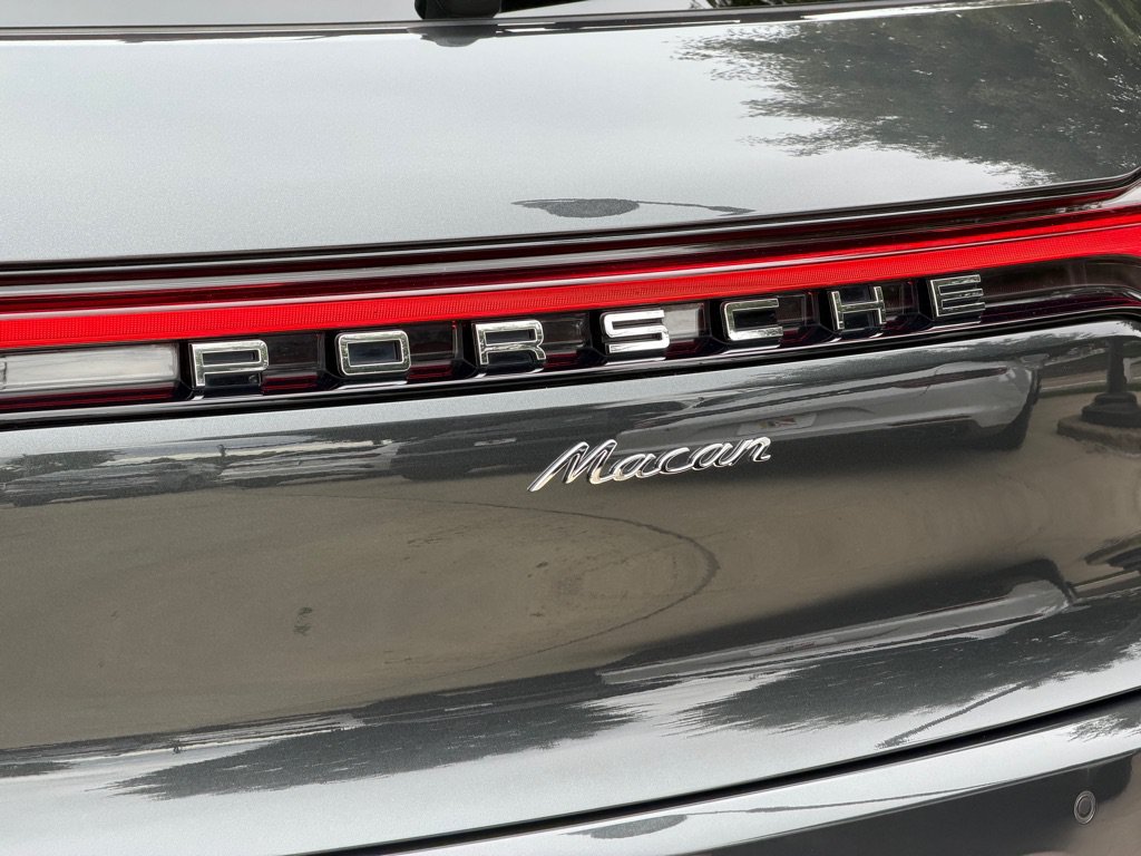 Used 2021 Porsche Macan AWD/4WD image 17