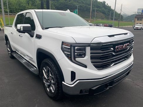 Used 2023 GMC Sierra 1500 SLT w/ SLT Premium Package image 16