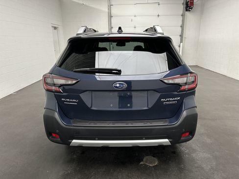 Used 2024 Subaru Outback Touring AWD/4WD image 8