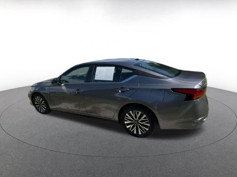 Used 2026 Nissan Altima 2.5 SV FWD image 10
