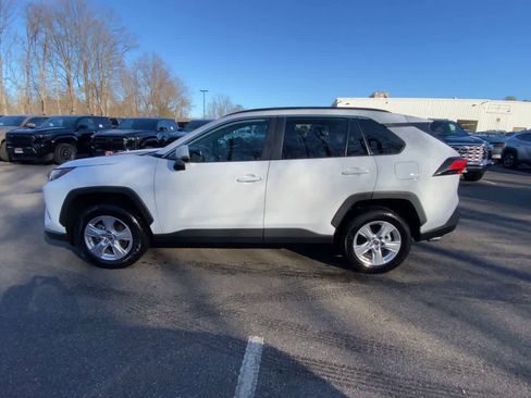 Used 2025 Toyota RAV4 XLE image 9