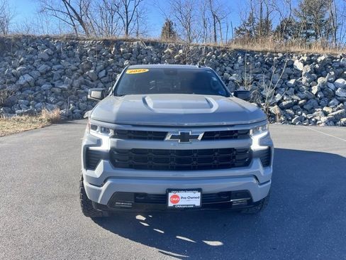 Used 2025 Chevrolet Silverado 1500 RST w/ Convenience Package II image 2
