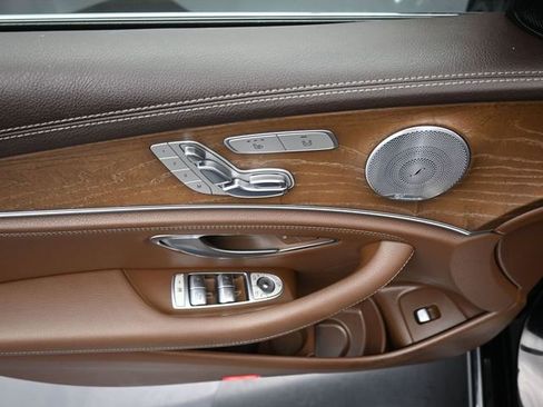 Used 2018 Mercedes-Benz E 300 4MATIC image 11