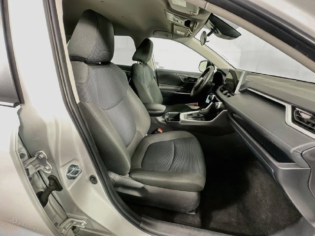 Used 2025 Toyota RAV4 LE AWD/4WD image 26