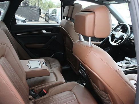 Used 2019 Audi Q5 2.0T Premium w/ Convenience Package AWD/4WD image 19