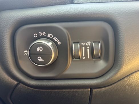 New 2026 RAM 3500 Laramie AWD/4WD image 28