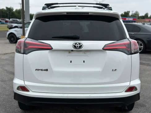 Used 2016 Toyota RAV4 LE w/ Preferred Accessory Package FWD image 7