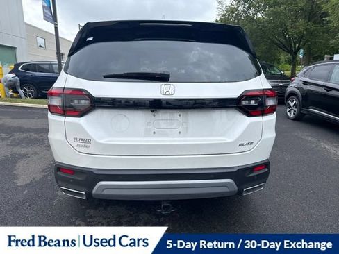Used 2025 Honda Pilot Elite image 6