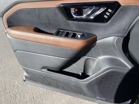 New 2025 Subaru Forester Touring image 13