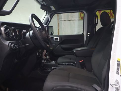 Used 2022 Jeep Gladiator Sport AWD/4WD image 16