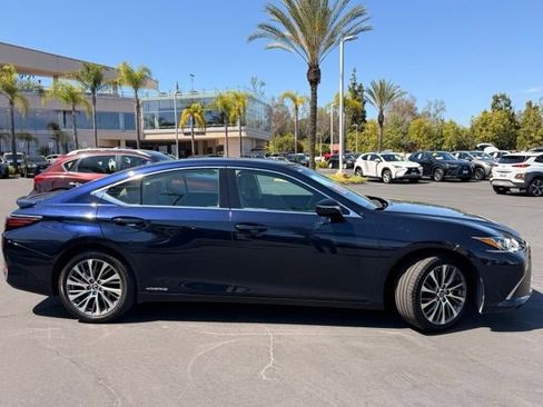 Used 2021 Lexus ES 300h w/ Premium Package FWD image 4