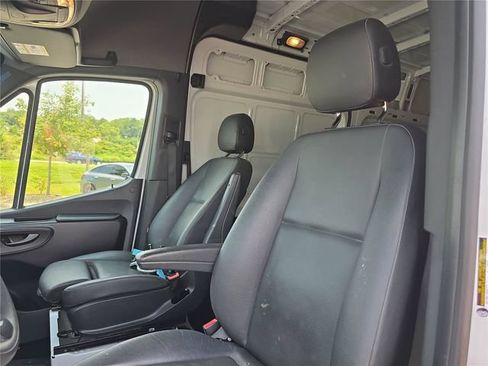 Used 2022 Mercedes-Benz Sprinter 2500 image 18